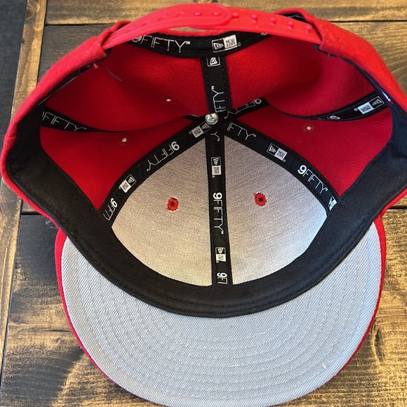 New era reds SnapBack cap - Picture 4 of 5
